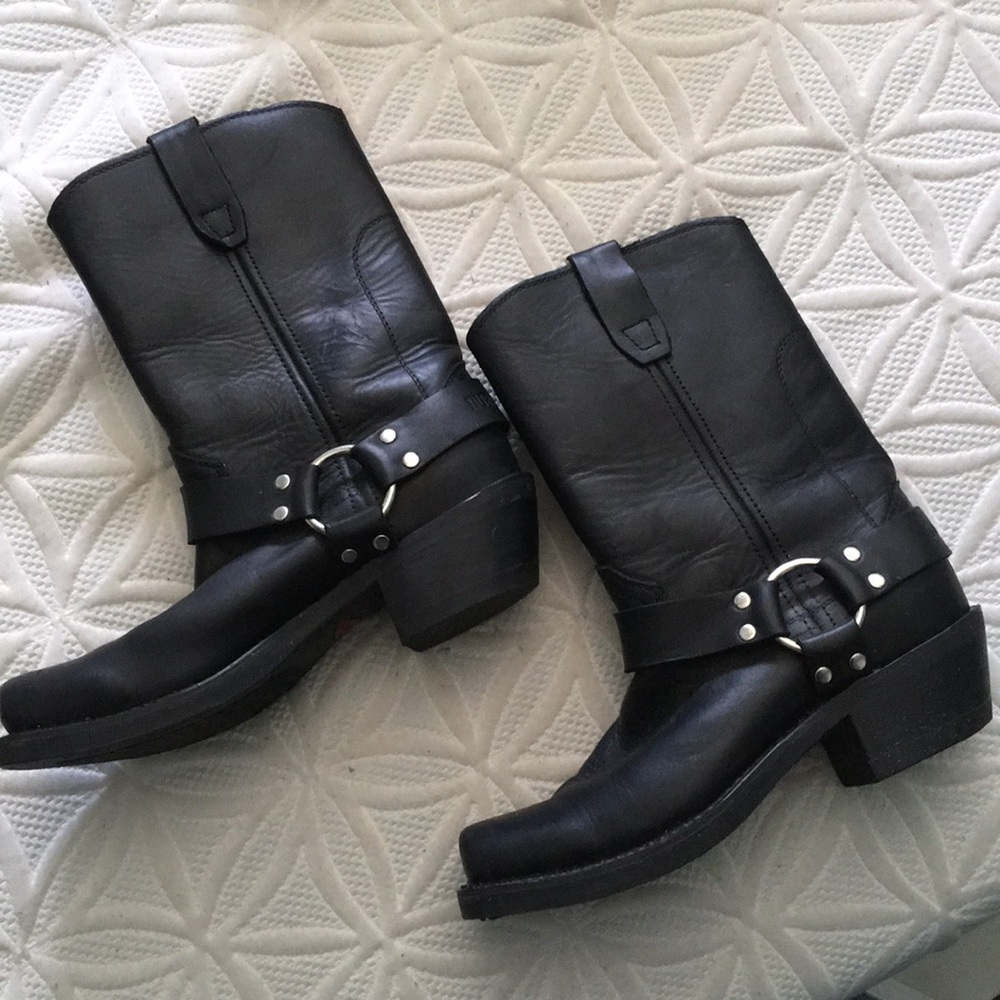 Black leather Boots